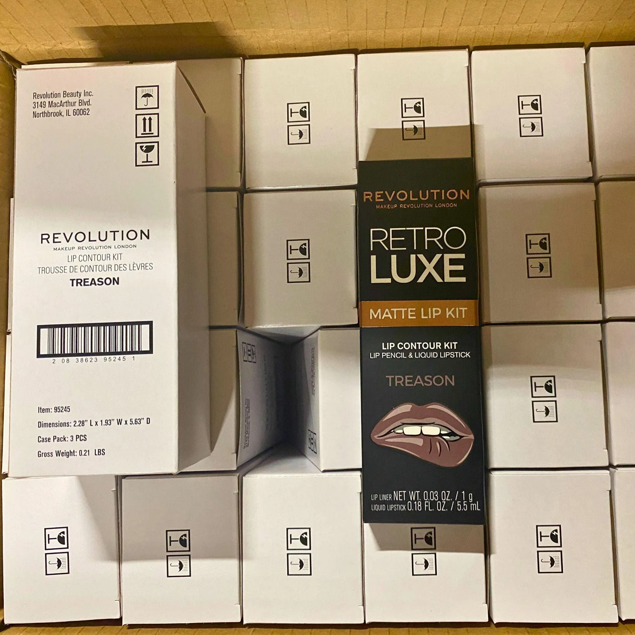 Revolution Retro Luxe Matte Lip Kit Lip Contour Kit Lip Pencil & Liquid Lipstick TREASON (72 Pcs Lot)